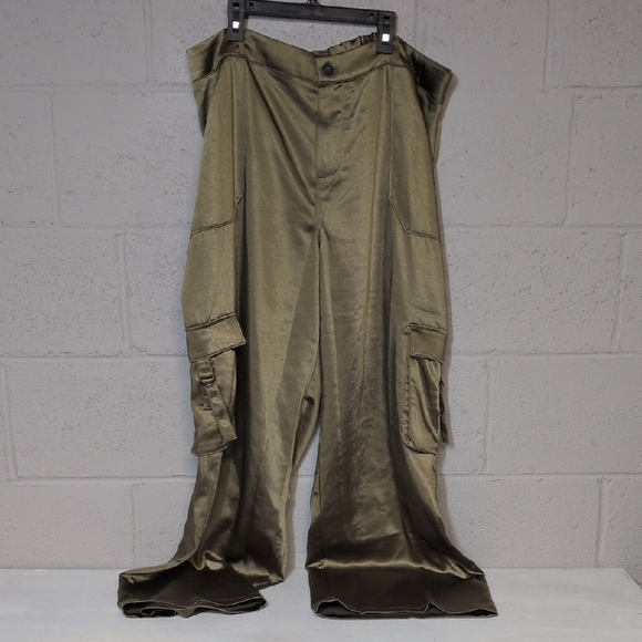 The Drop Women's Jessenia Shine Cargo Pants, Martini Olive, XXL, NWT, Chic - Picture 3 of 8